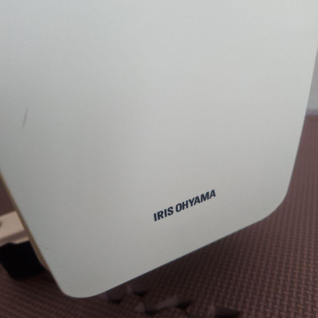 2018年製　アイリスオーヤマ　ウェーブ型　オイルヒーター