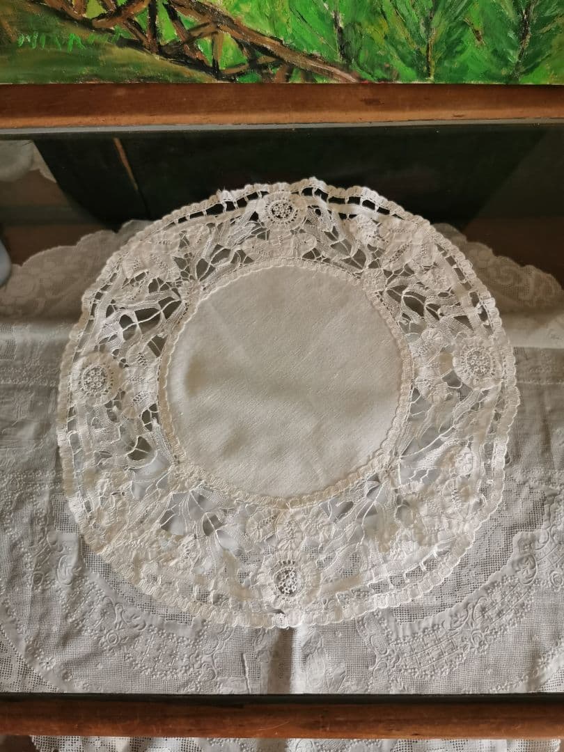 アンティーク ベルギープリンセスレース 30㎝ドイリー 向日葵＆小花モチーフ