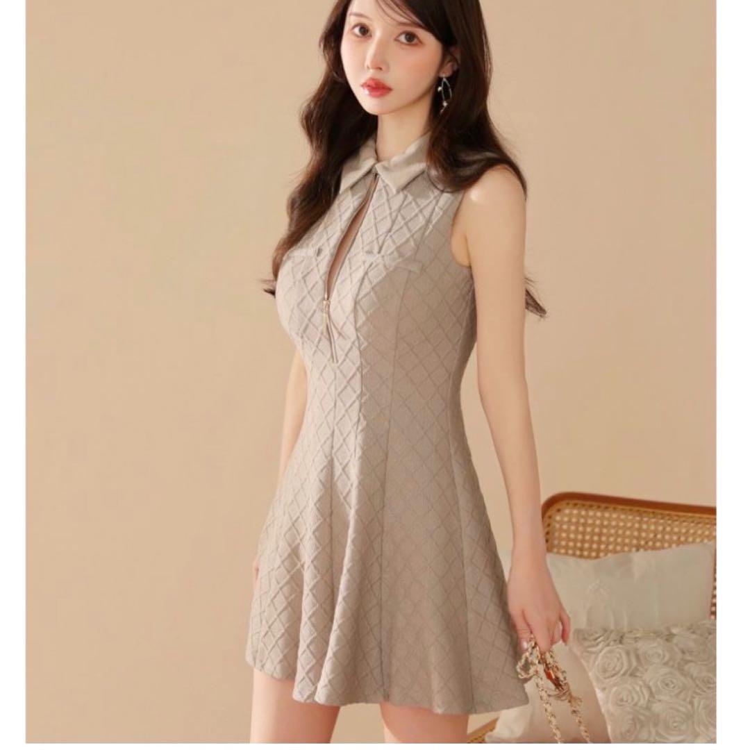 新品タグ付き　ミニワンピース　ベージュ　ノースリーブ
