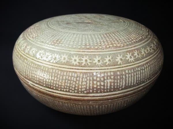 高麗磁器 国家無形文化財「金璟植」花三島 喰篭 牛滴