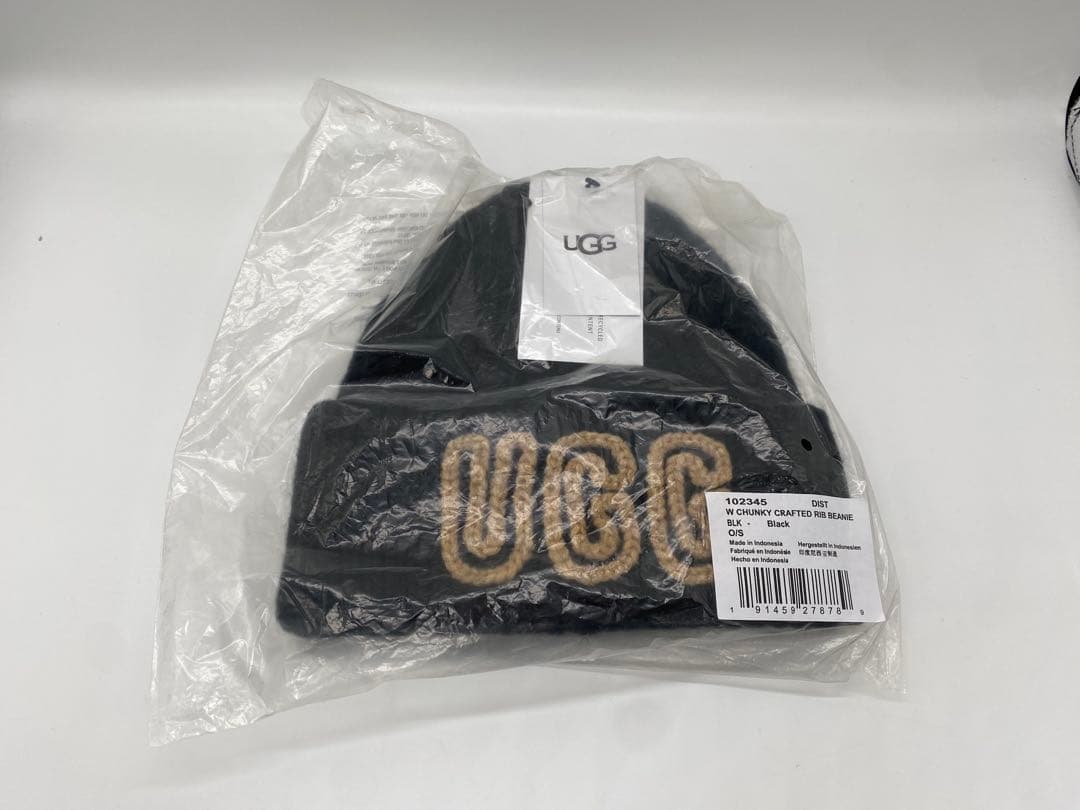 UGG アグ ニット帽 ロゴ刺繍　ビーニー ブラック 新品