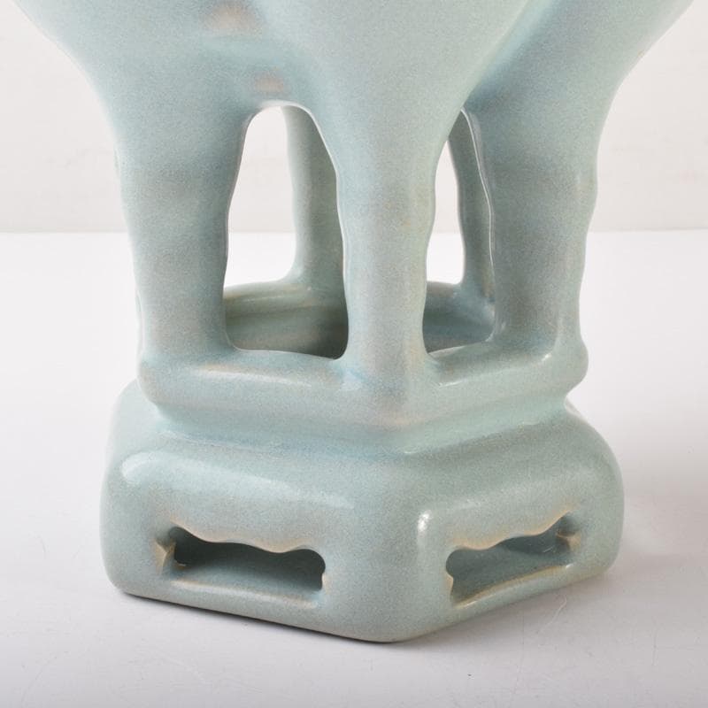 中国　龍泉窯　粉青釉　羊形瓶　高さ約30.5cm　時代箱付　C　7178A