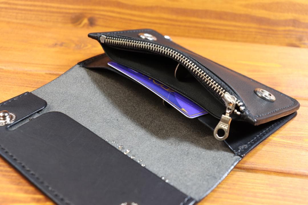 フラワースタッズ　ミドルトラッカーウォレット 　ハトメ小判カン付き