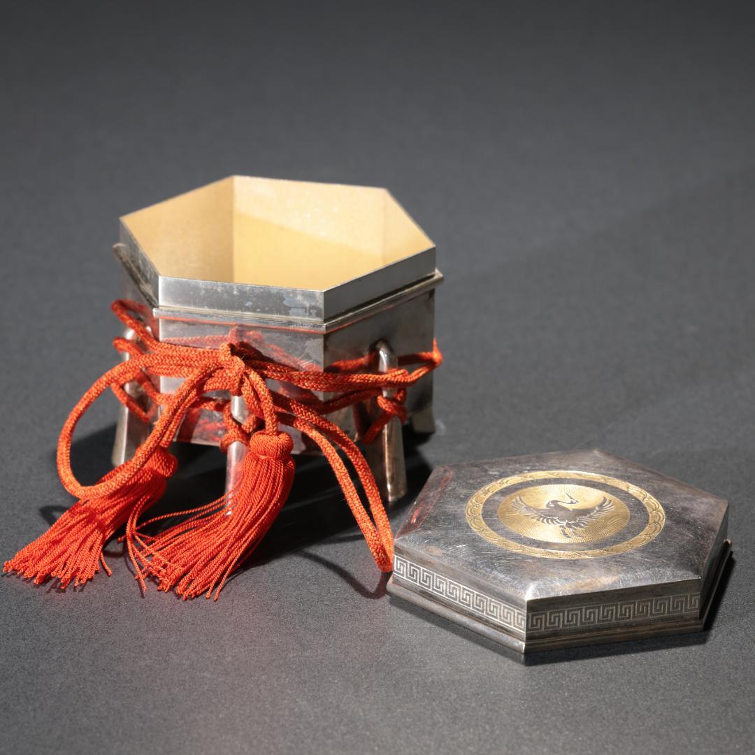 ボンボニエール　六本足六角形行器形飛鶴文 　R1237て