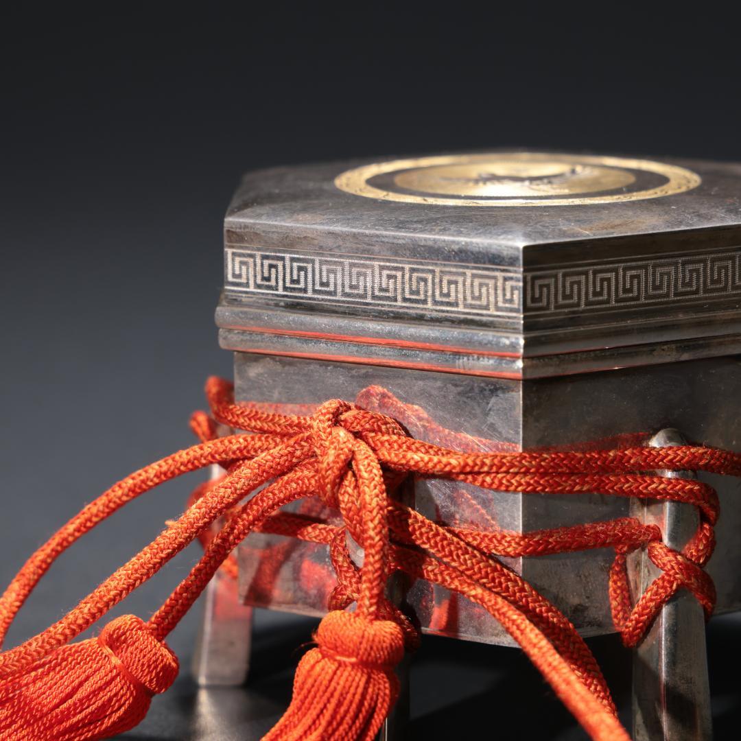 ボンボニエール　六本足六角形行器形飛鶴文 　R1237て