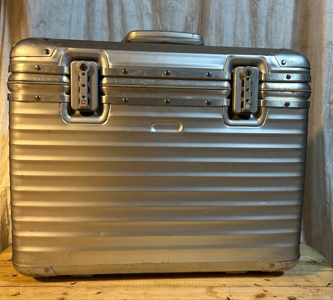 リモワ　パイロット　トロリー　2輪