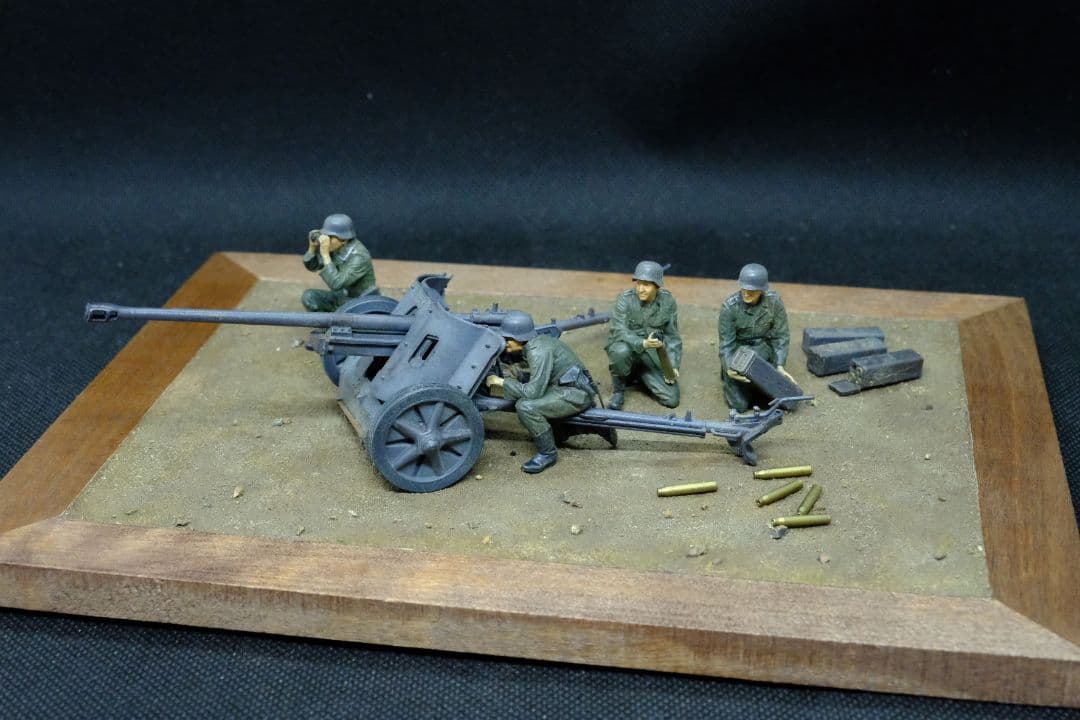 タミヤ 対戦車砲 5cm（1/35） プラモデル完成品　ジオラマベース付き