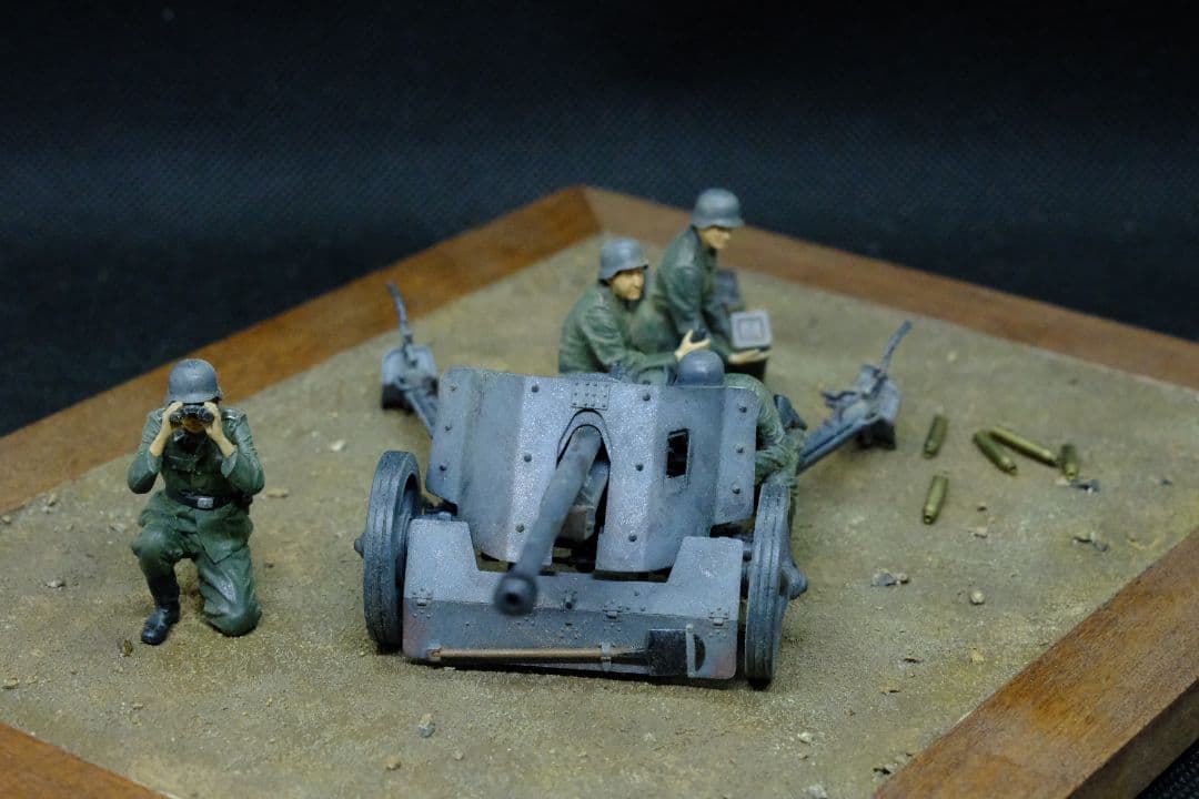 タミヤ 対戦車砲 5cm（1/35） プラモデル完成品　ジオラマベース付き