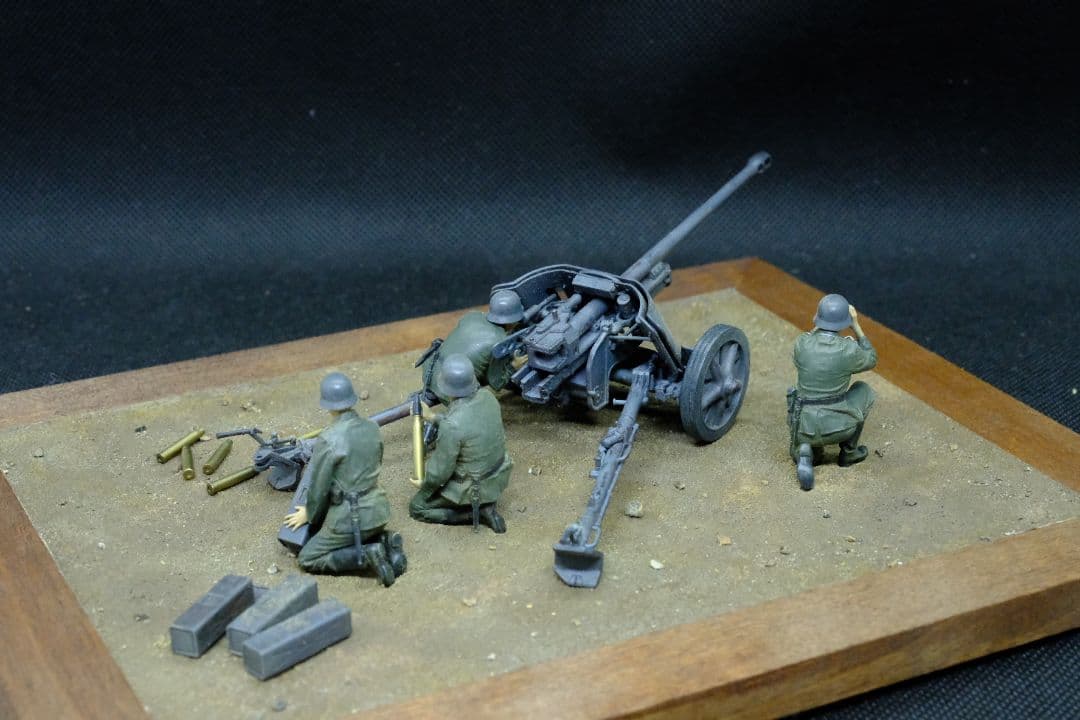 タミヤ 対戦車砲 5cm（1/35） プラモデル完成品　ジオラマベース付き