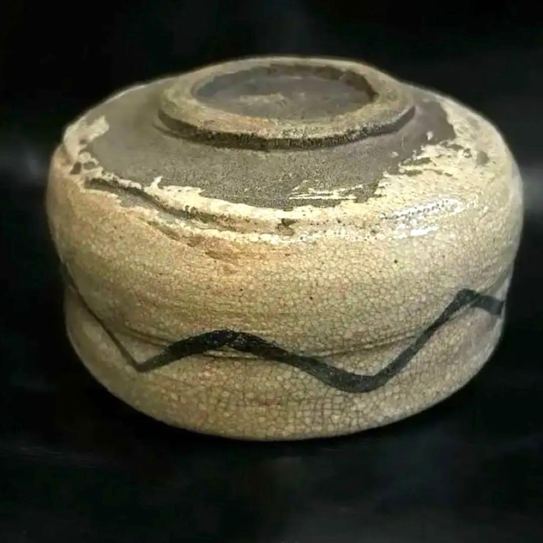 美しい古美術◾️蔵からかなり古そうな年代物の古志野焼か古唐津焼が出て来ました。