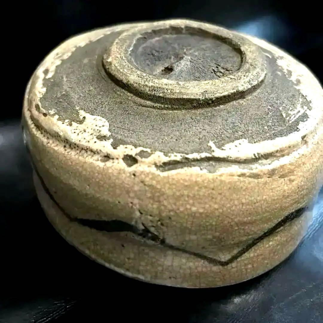 美しい古美術◾️蔵からかなり古そうな年代物の古志野焼か古唐津焼が出て来ました。