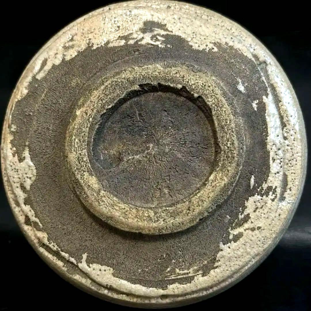 美しい古美術◾️蔵からかなり古そうな年代物の古志野焼か古唐津焼が出て来ました。