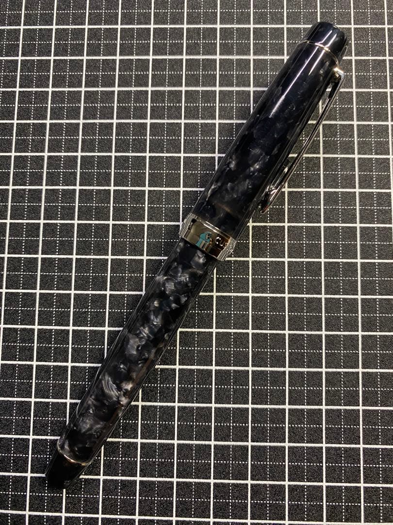 PILOT CUSTOM LEGANCE Black 万年筆　字幅F
