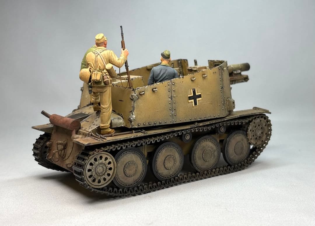 【完成品】サイバーホビー 1/35 自走歩兵砲 グリレH型 フィギュア3体付き