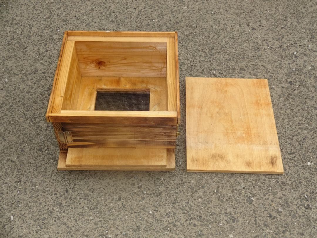 日本蜜蜂用巣箱