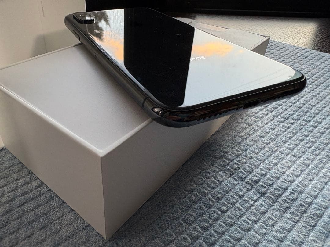 12/16終了★シムロック解除済◎付属品有★iPhone XS 256GB AU