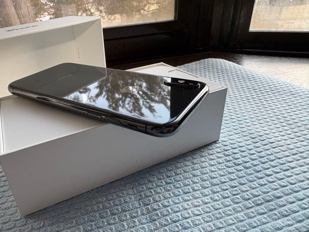 12/16終了★シムロック解除済◎付属品有★iPhone XS 256GB AU