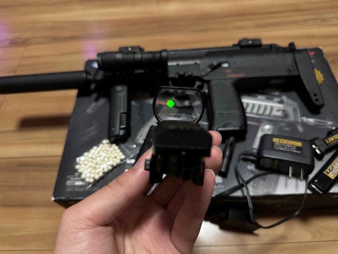 MP7A1 モデルガン フラッシュライト・諸々付き