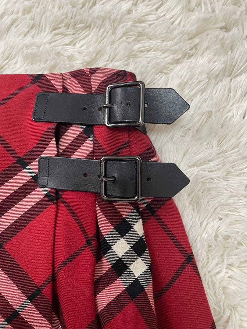 バーバリーブルーレーベル赤チェックベルト付き巻きスカート