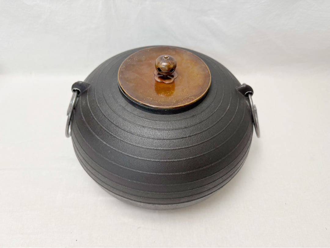 美品 茶道具 野々田電熱式 炉壇 柿合黒塗炉縁 釜 3点セット100V 600w