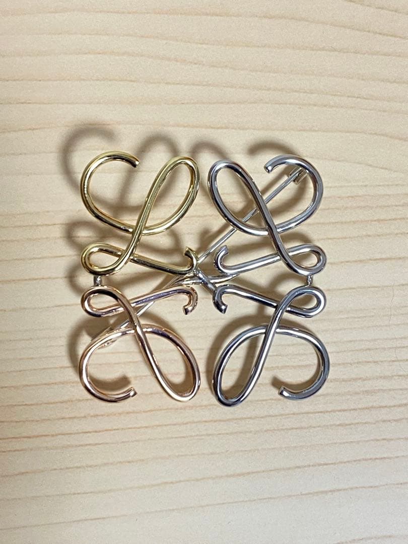 LOEWE ロエベ アナグラムブローチ マルチカラー