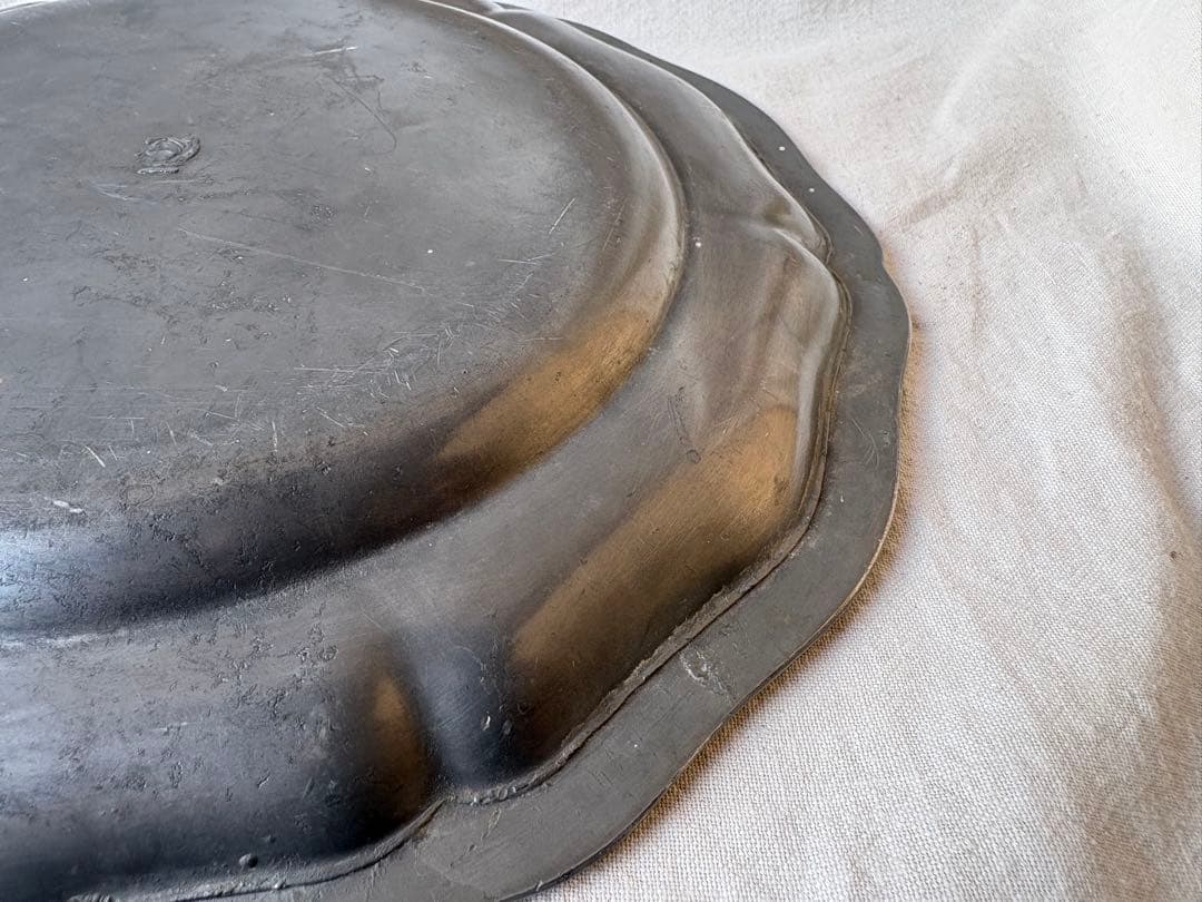 フランスアンティーク　エタン製　花リム皿　ピューター皿