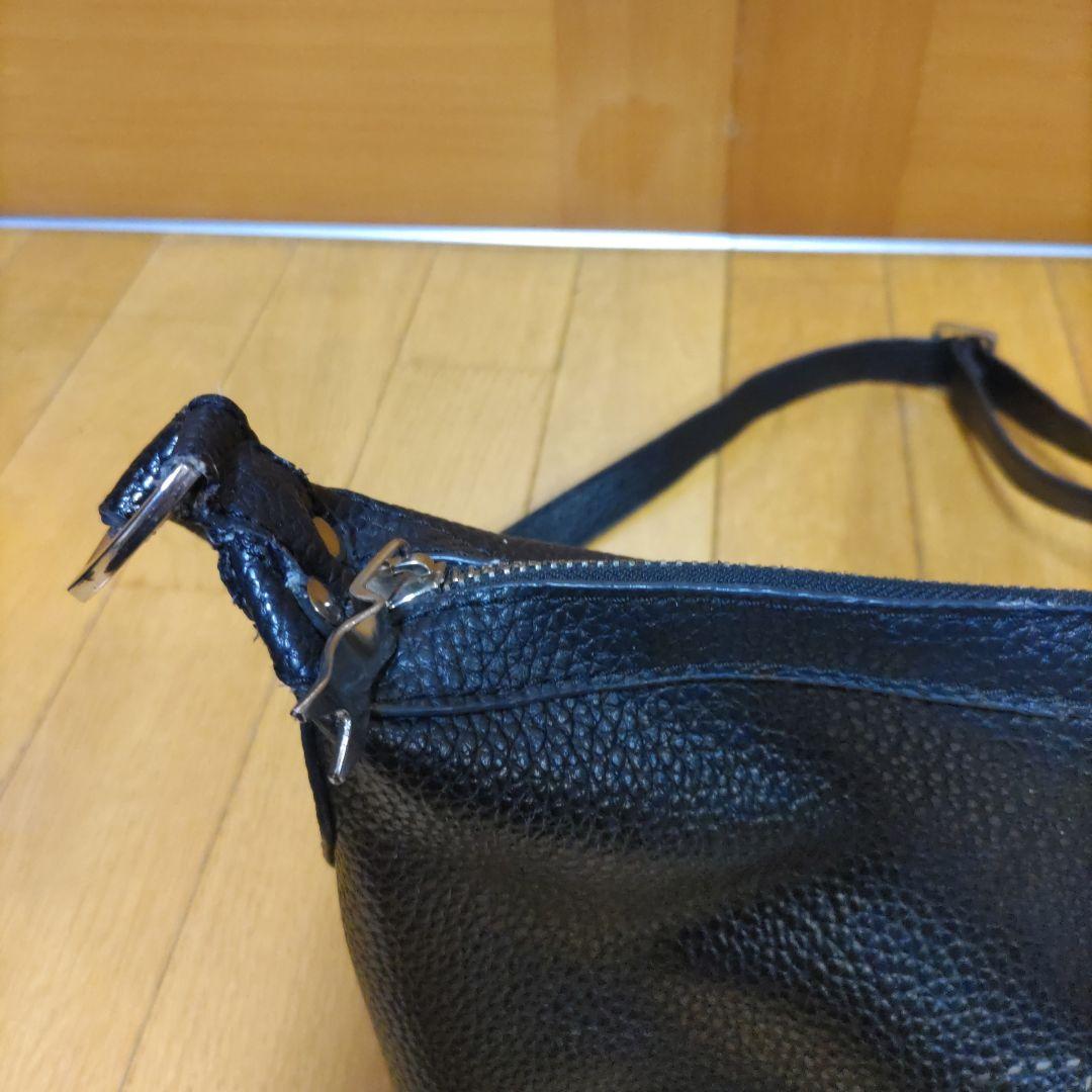 早いもの勝ち　男女兼用　黒　ヴィヴィアンウエストウッド ショルダーバッグ レザー