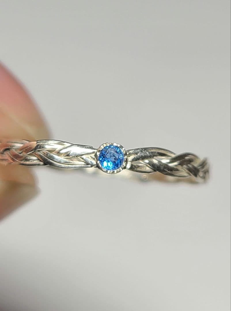 鮮やかなビビッドブルー★ドイツアウイナイトリングSV編み込み★