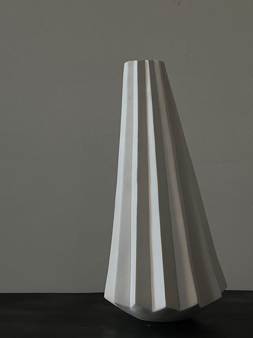 高橋奈己 『 白磁花入 』H.330 x W.170mm／花器オブジェ人気陶芸家