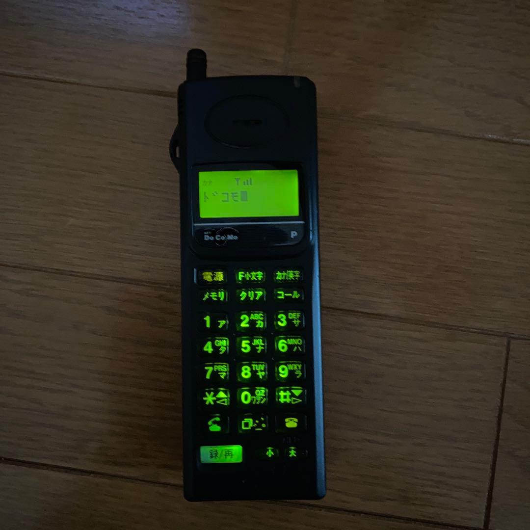 NTT DoCoMo ムーバP II 本体 + 充電器・バッテリー➕おまけ付き