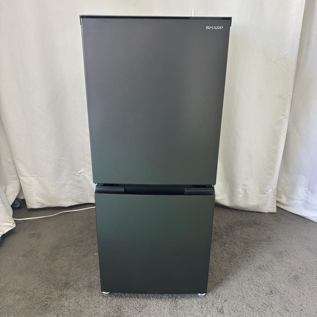 1❤️　冷蔵庫　SHARP　一人暮らし　小型　綺麗　黒　中古　安い　設置無料