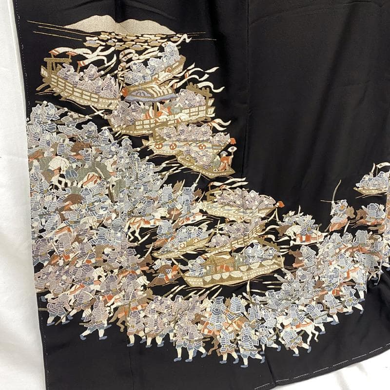 508mo43●豪華 総刺繍 相良刺繍 黒留袖 船 合戦 扇的 平家物語 希少柄