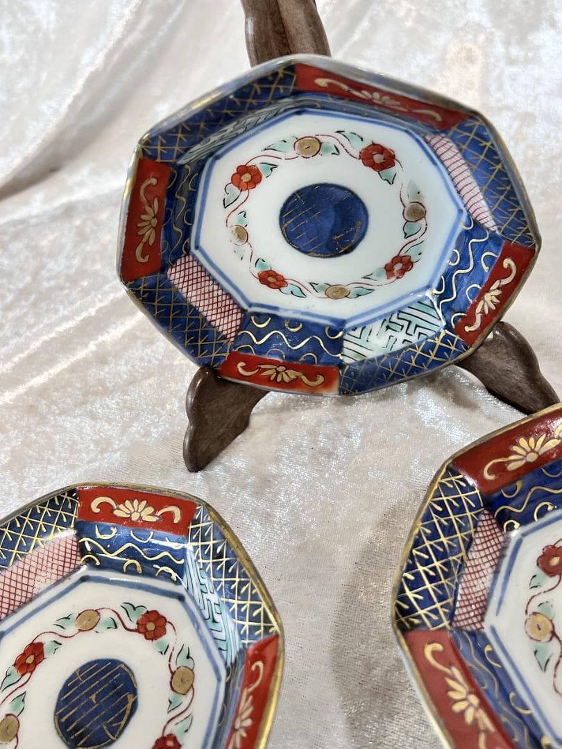 金彩色絵花草紋八角小皿　九谷焼（大聖寺伊万里）　明治　4枚組