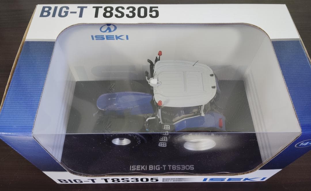 ISEKIトラクター　BIG-T T8S305　1/32ミニチュア