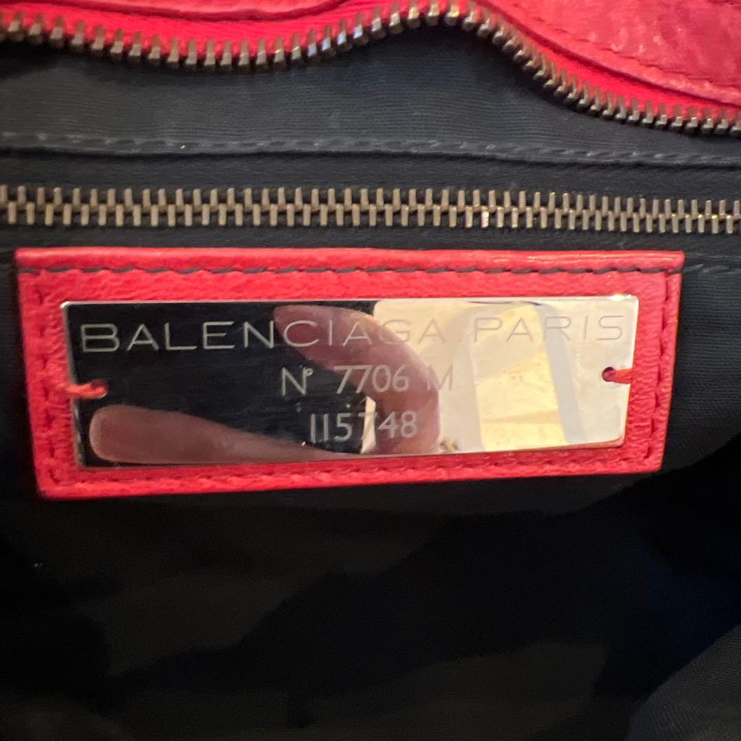 バレンシアガ　レザーショルダーバッグ レッド フリンジ付き