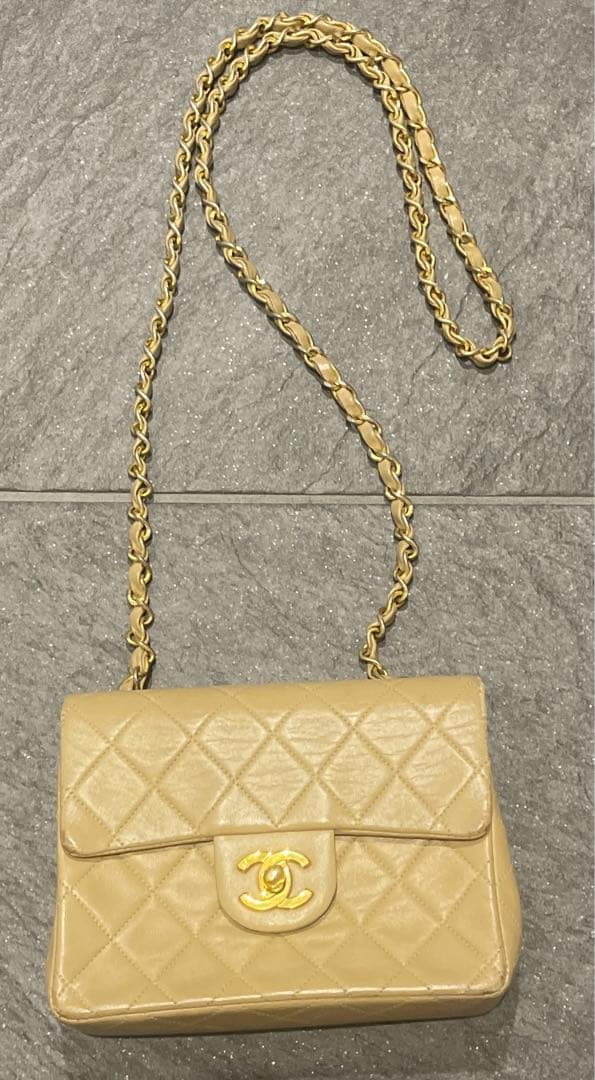 CHANEL ベージュ マトラッセキルティング バッグ