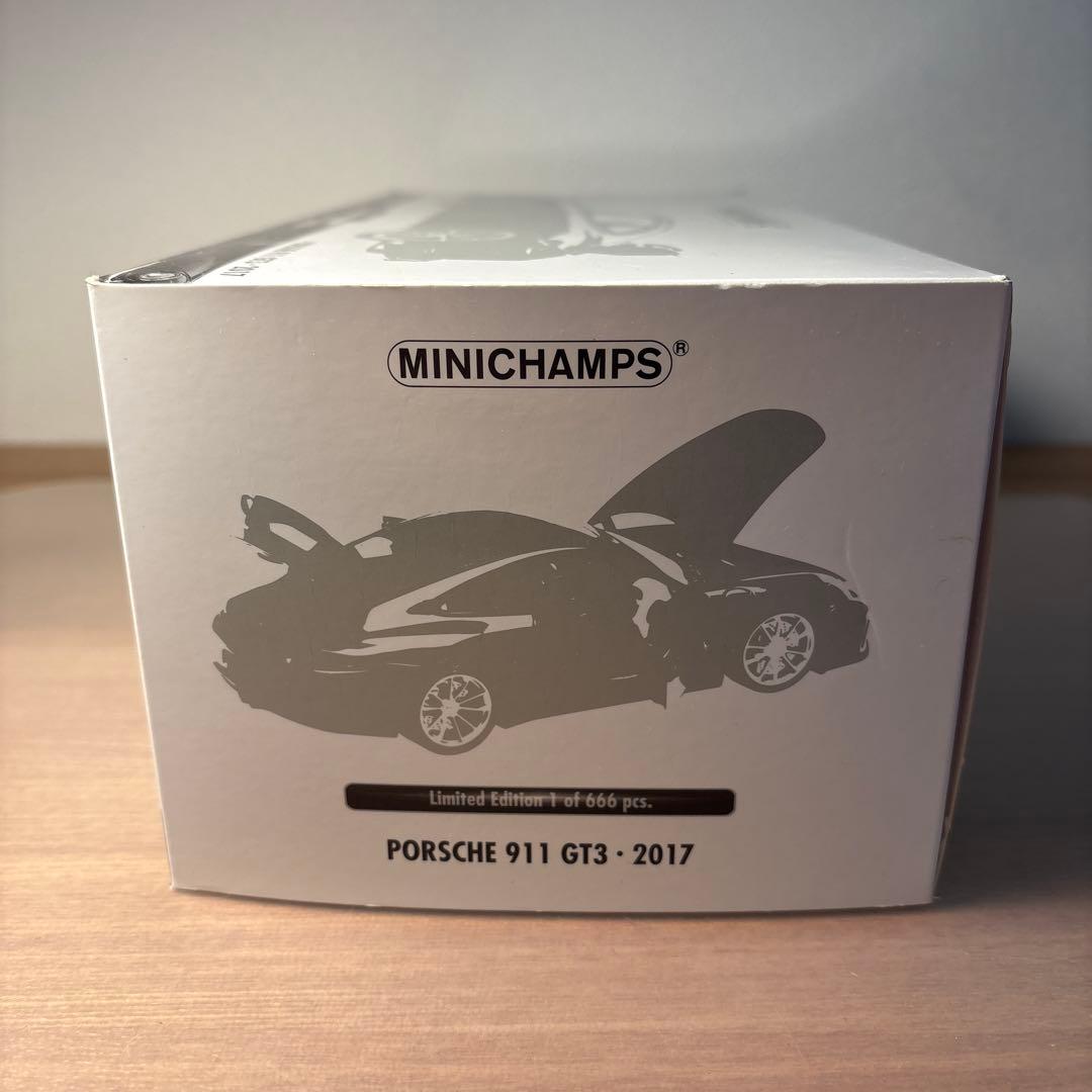 ミニチャンプス　ポルシェ911 991 GT3 1/18 ミニカー　グレー
