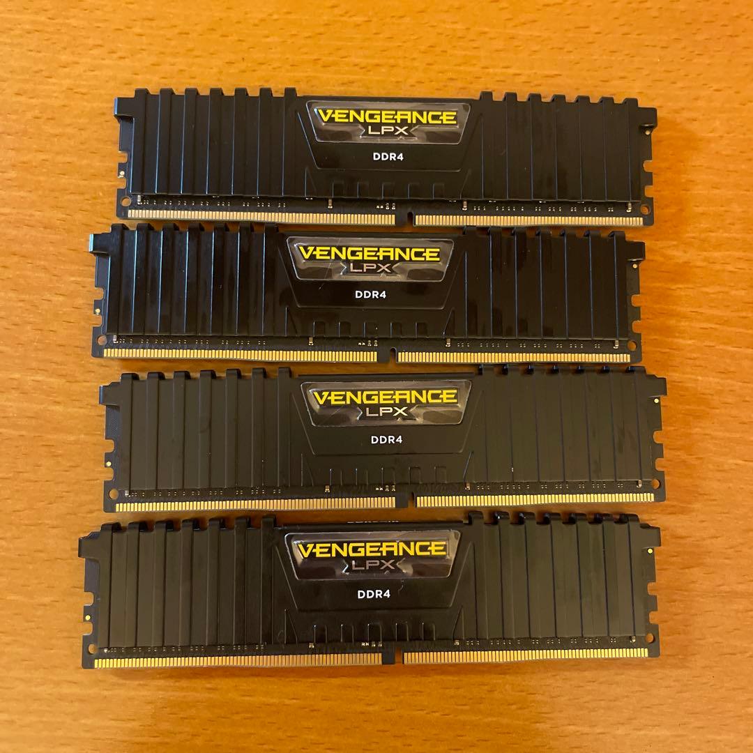 CORSAIR製　デスクトップ用メモリDDR4 64GB (16GB*4枚)