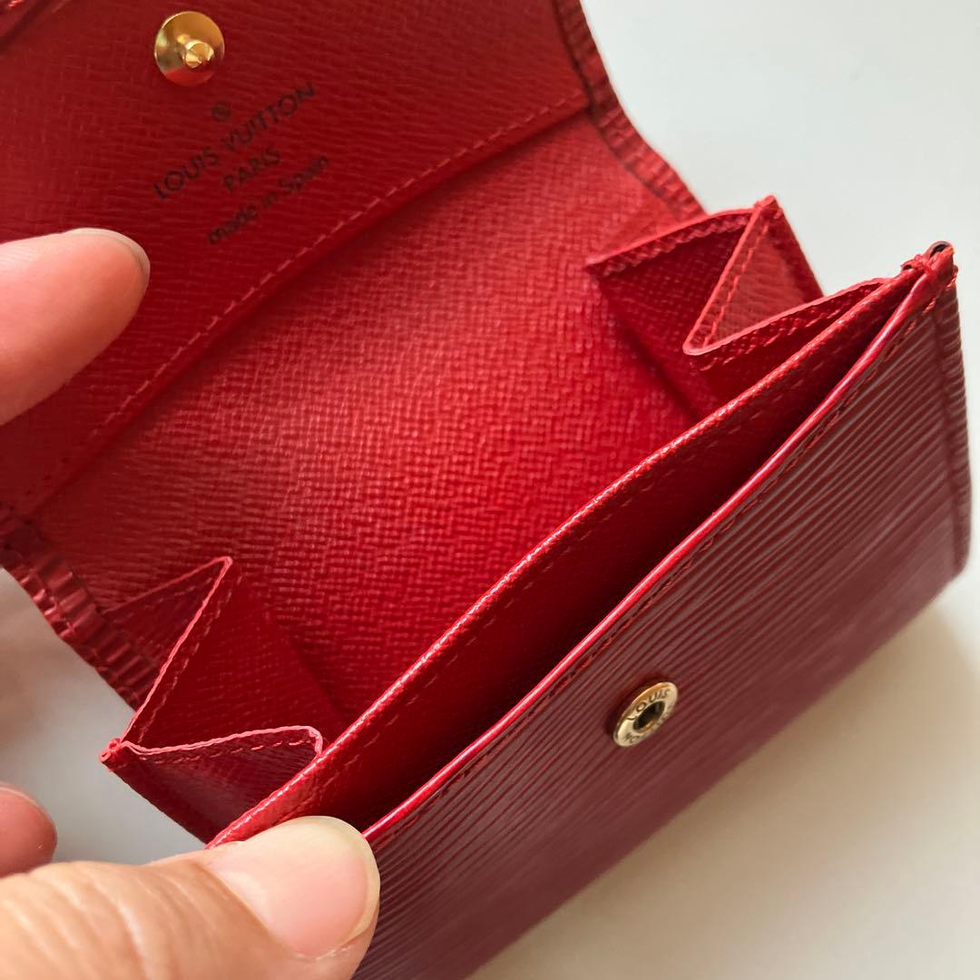 Louis Vuitton エピレザー 二つ折り財布 レッド