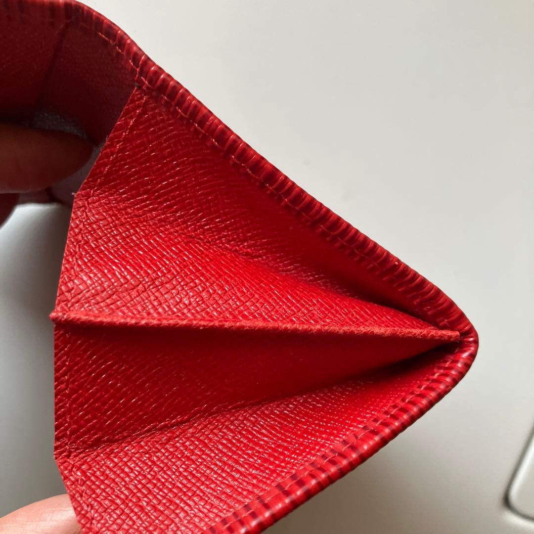 Louis Vuitton エピレザー 二つ折り財布 レッド