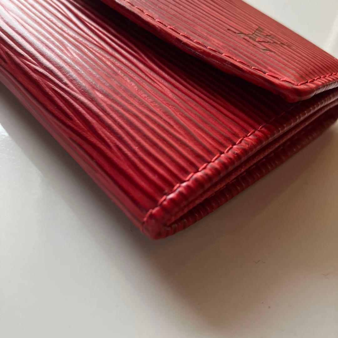 Louis Vuitton エピレザー 二つ折り財布 レッド