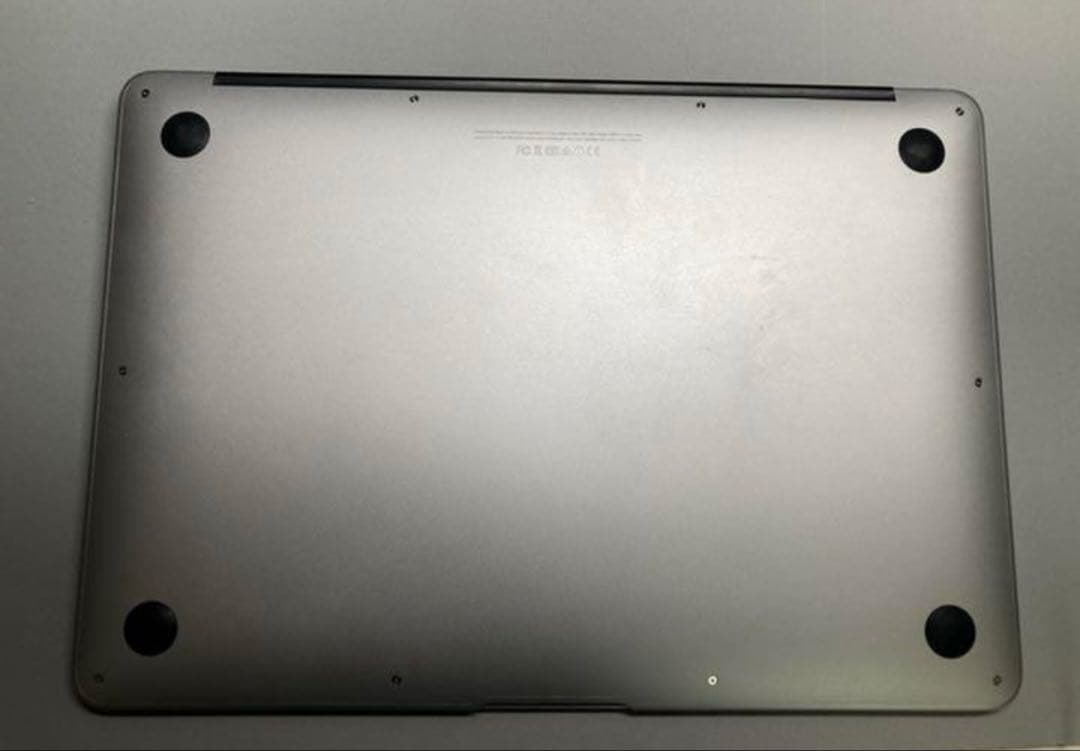 MacBook Air 13インチ　Early 2015