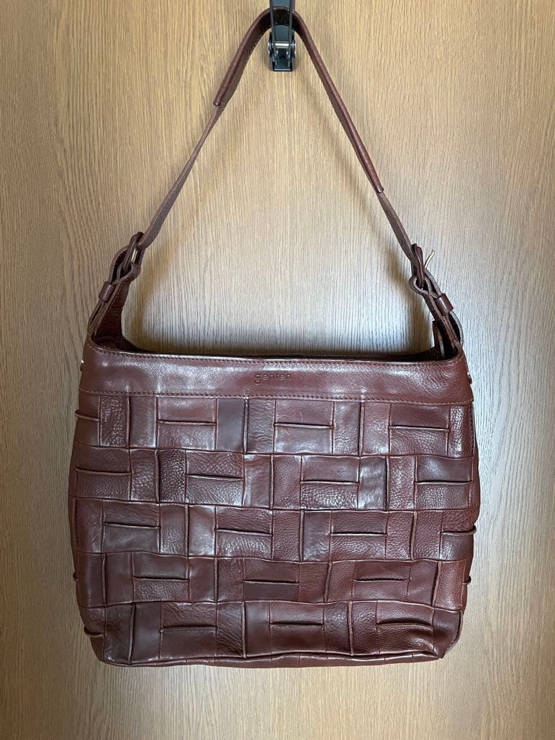 最終値下げ　genten Mattone レザー ショルダーバッグ