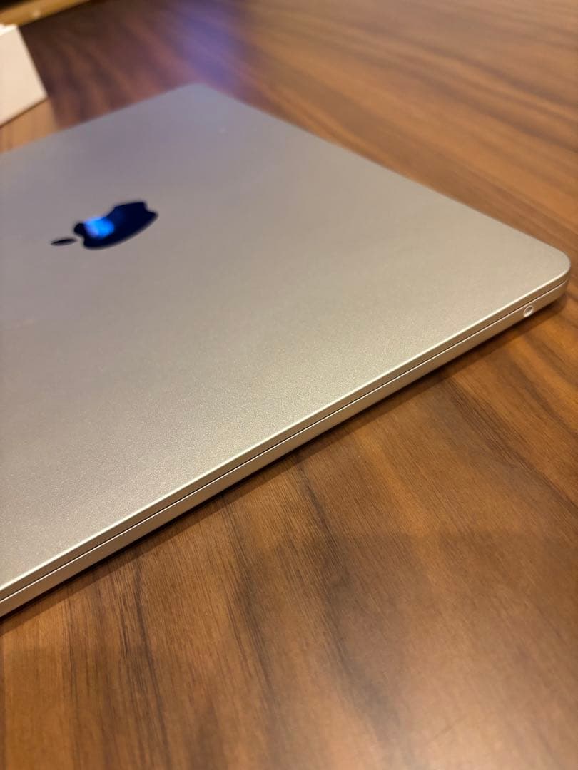 MacBook Air M2チップ 13.6インチ