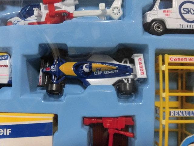 ナイジェル マンセル 1/64 F1 トランスポーター バン ヘリコプター