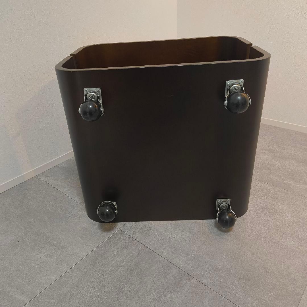 ミッドセンチュリー　ブラウン　木製サイドテーブル ボールキャスター付き　曲げ木