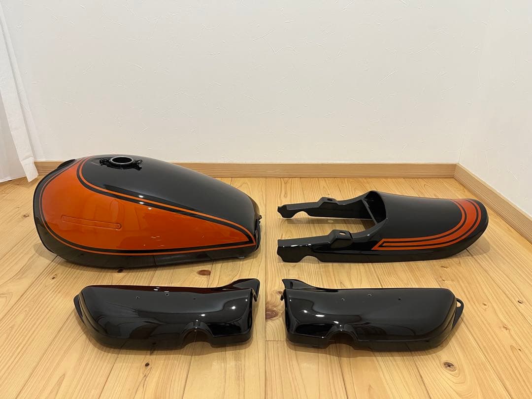 z1 z2 外装セット　火の玉　カワサキ Z1 Z2 当時　純正　タンク　テール