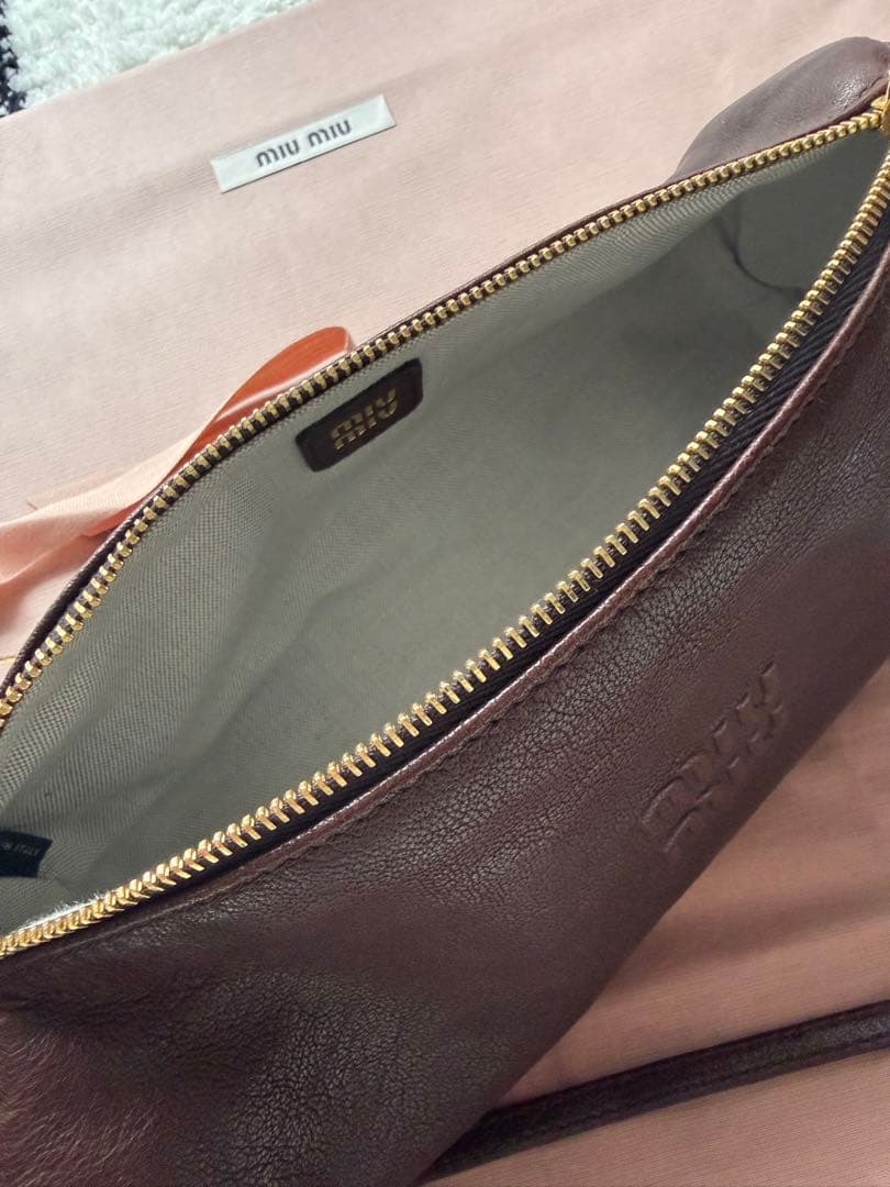 miu miu ナッパレザー ポーチ ブラウン