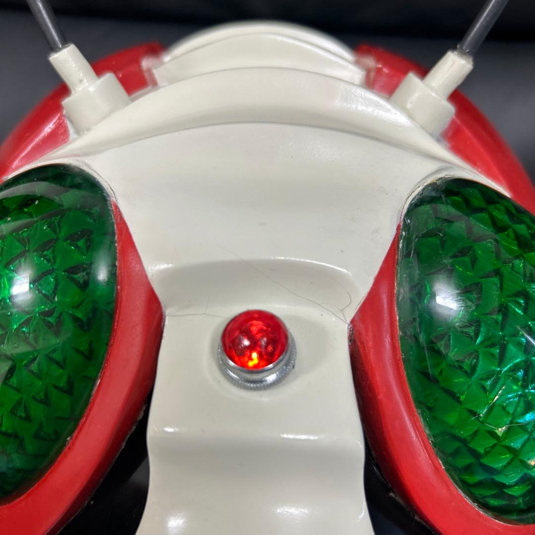 仮面ライダーV3 1/1スケール　マスク　発光あり　レトロ
