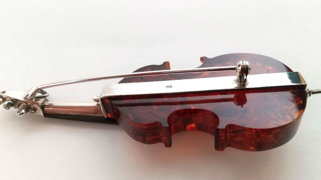 琥珀 シルバーブロ―チ (チェロ)